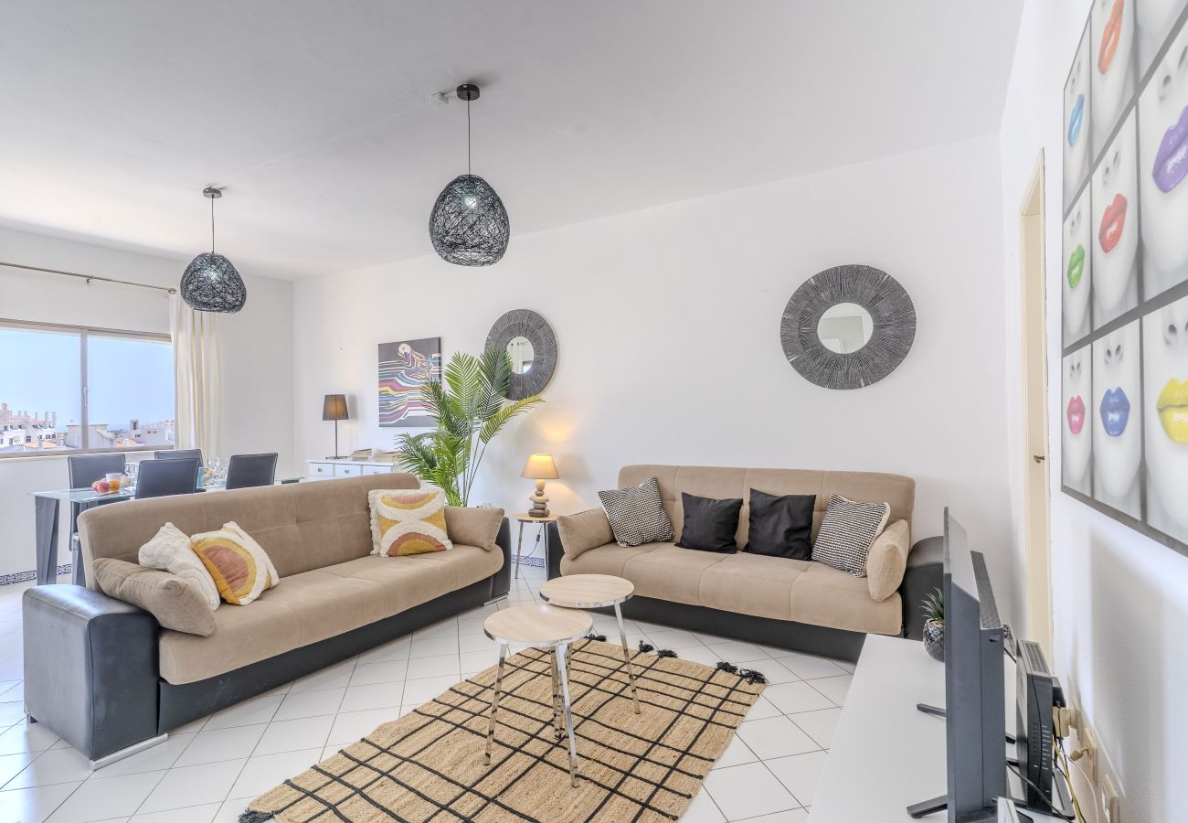 Appartement in Albufeira - #405 Cozy 1BR Retreat | Pool | Close to Oura