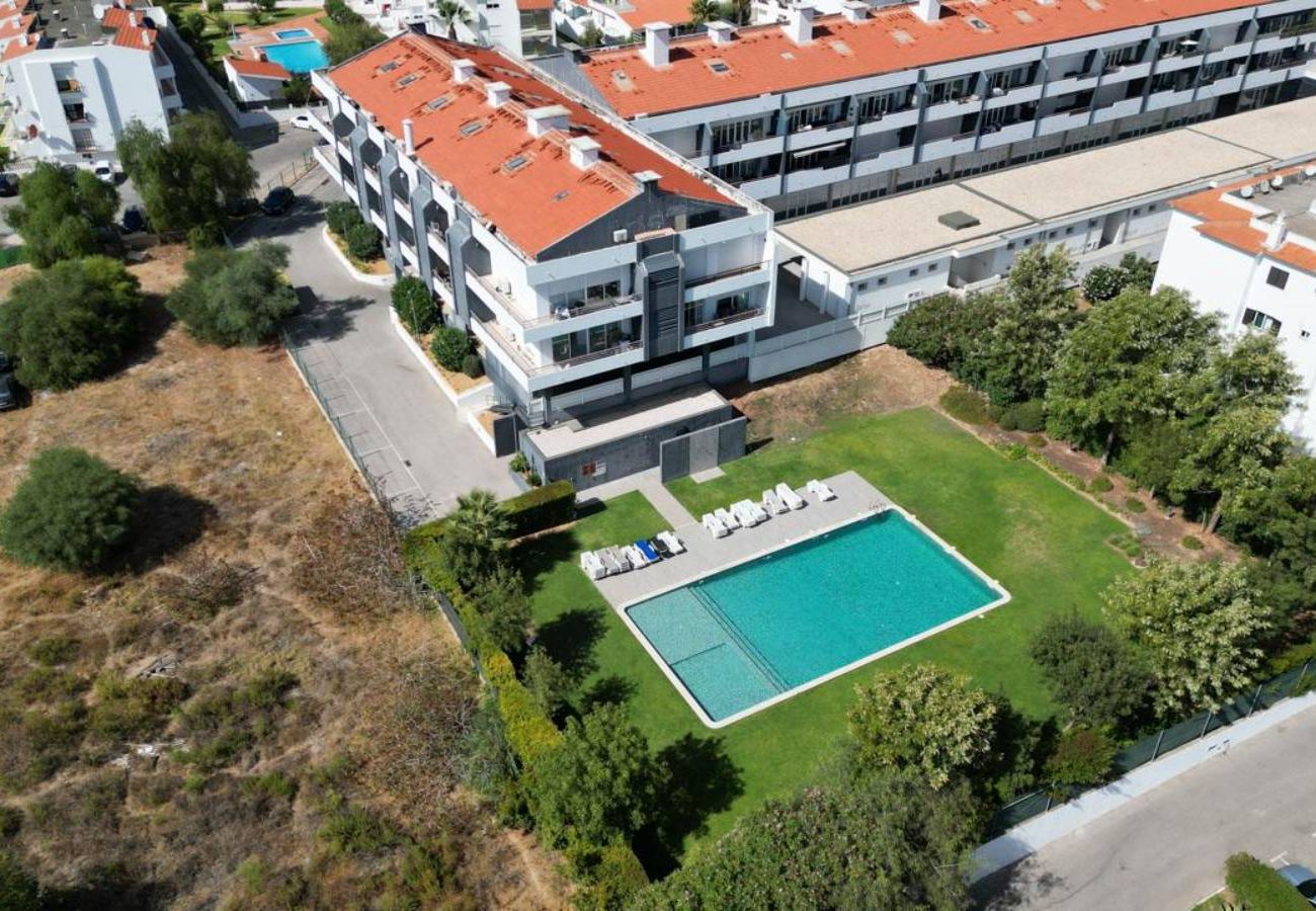 Appartement in Albufeira - #418 Cozy & Bright Apartment | Spacious Retreat with Shared Pool
