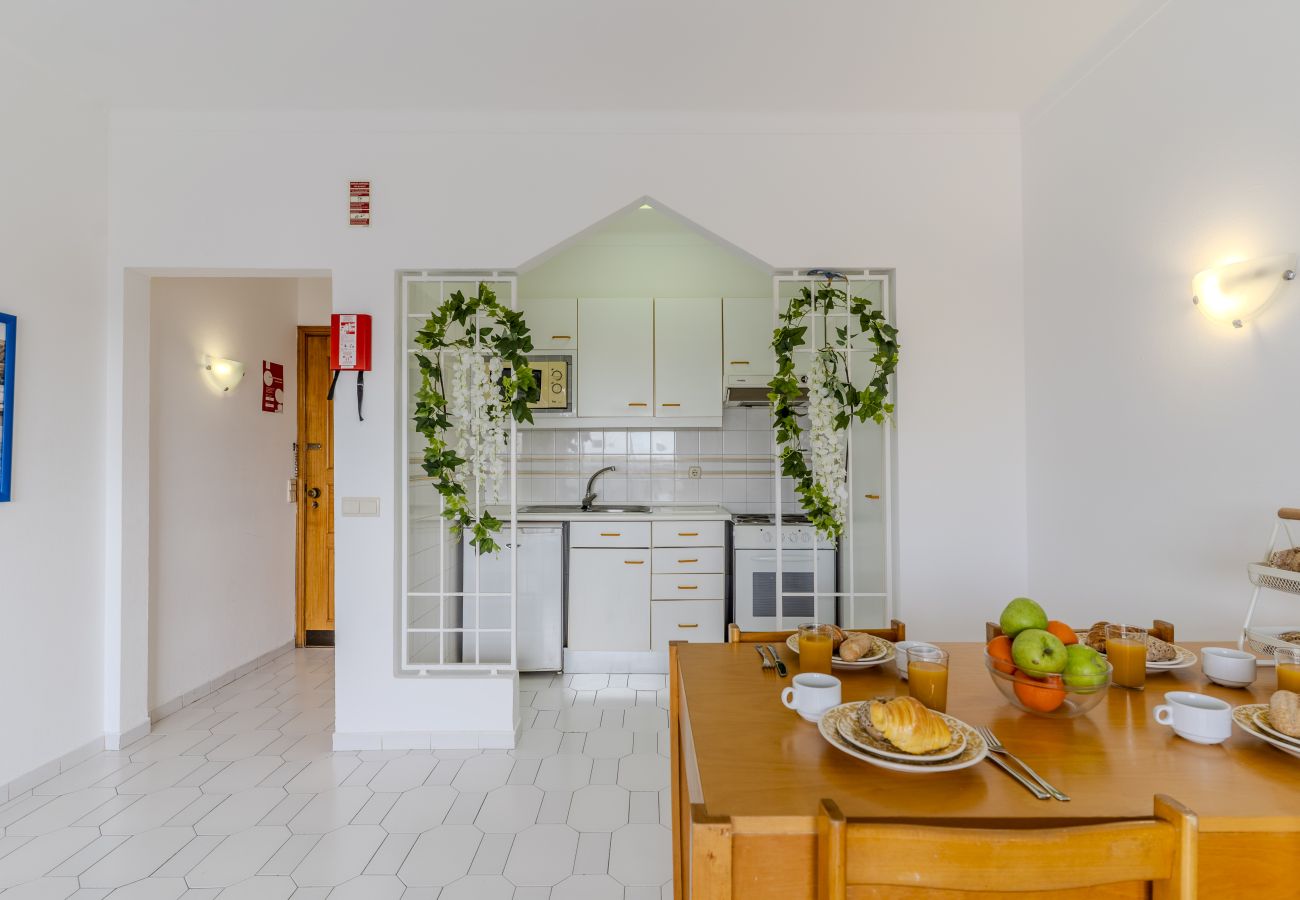 Appartement in Albufeira - #425 Cozy Getaway in Albufeira | Shared Pools