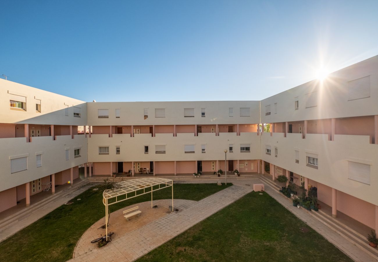 Apartamento en Albufeira - #012 Family Apartment | Quiet Area & Comfort