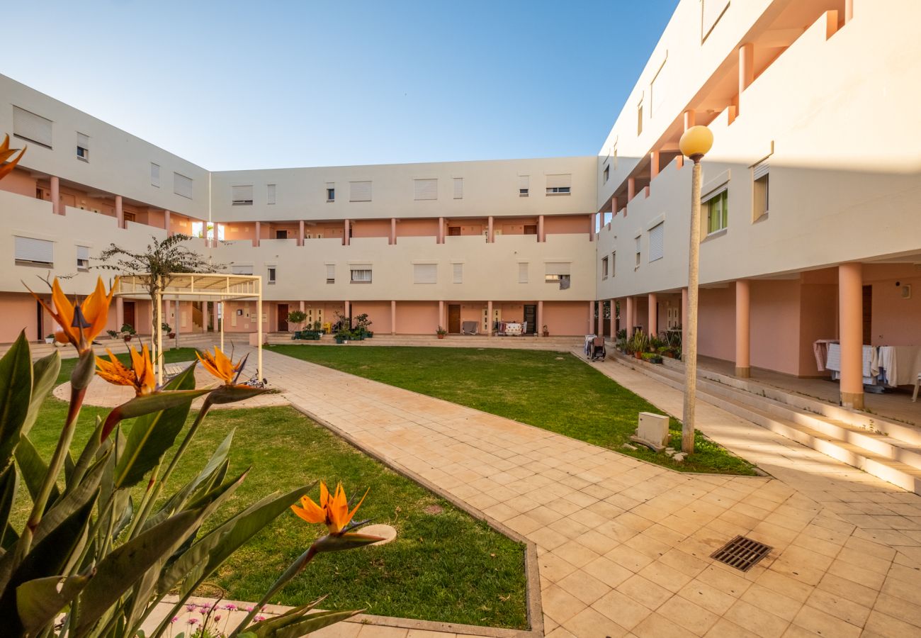 Apartamento en Albufeira - #012 Family Apartment | Quiet Area & Comfort