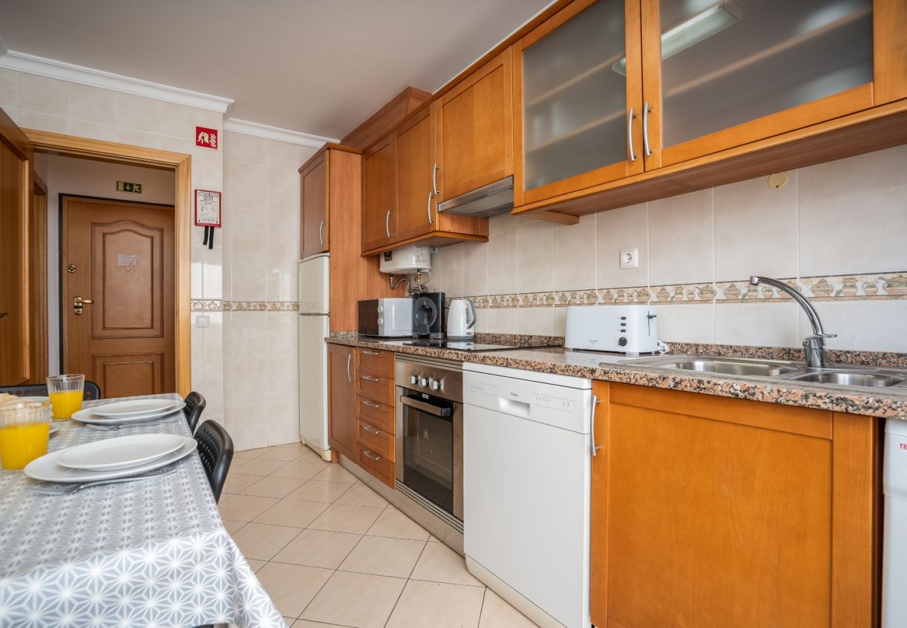 Apartamento en Albufeira - #001 Stylish Downtown Flat | Walk to Beach & Bars