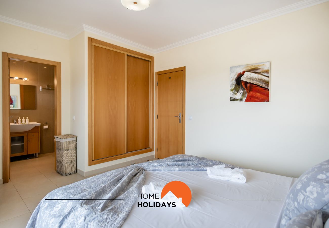 Casa adosada en Albufeira - #160 3BR Villa | Pool & Comfort