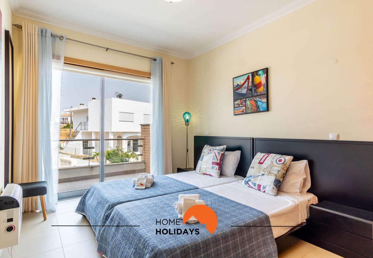 Casa adosada en Albufeira - #160 3BR Villa | Pool & Comfort