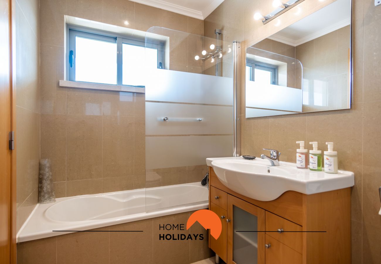 Casa adosada en Albufeira - #160 3BR Villa | Pool & Comfort