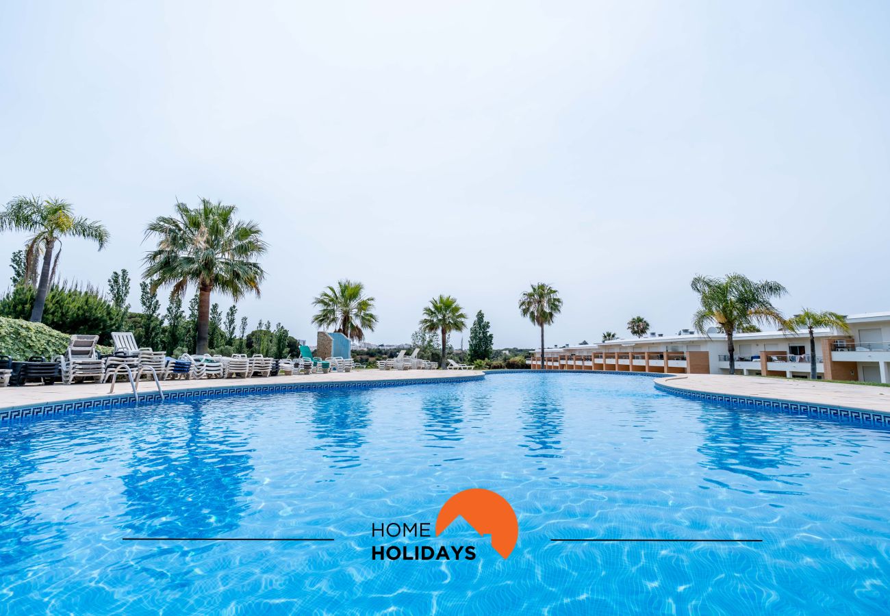 Casa adosada en Albufeira - #160 3BR Villa | Pool & Comfort