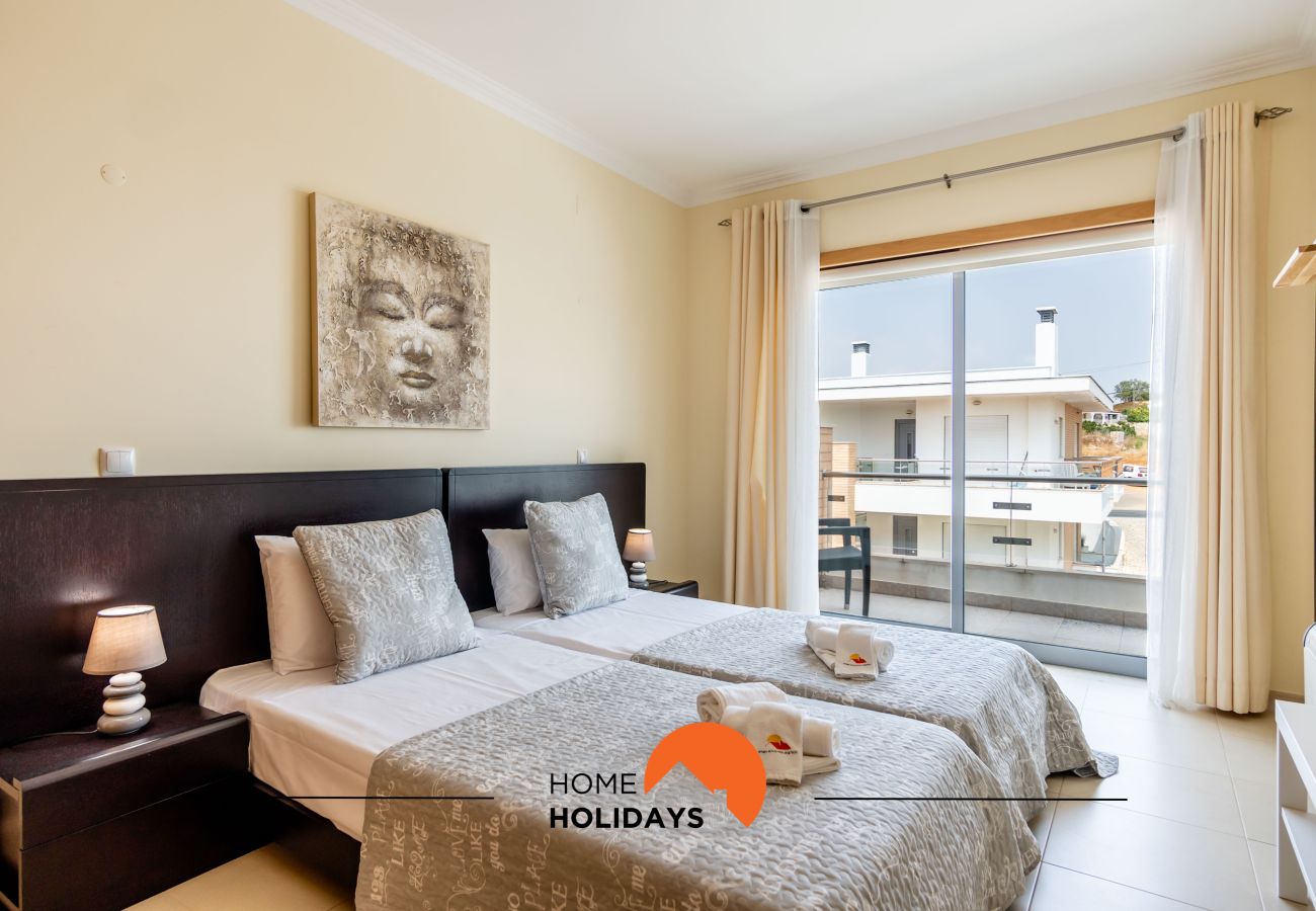 Casa adosada en Albufeira - #160 3BR Villa | Pool & Comfort