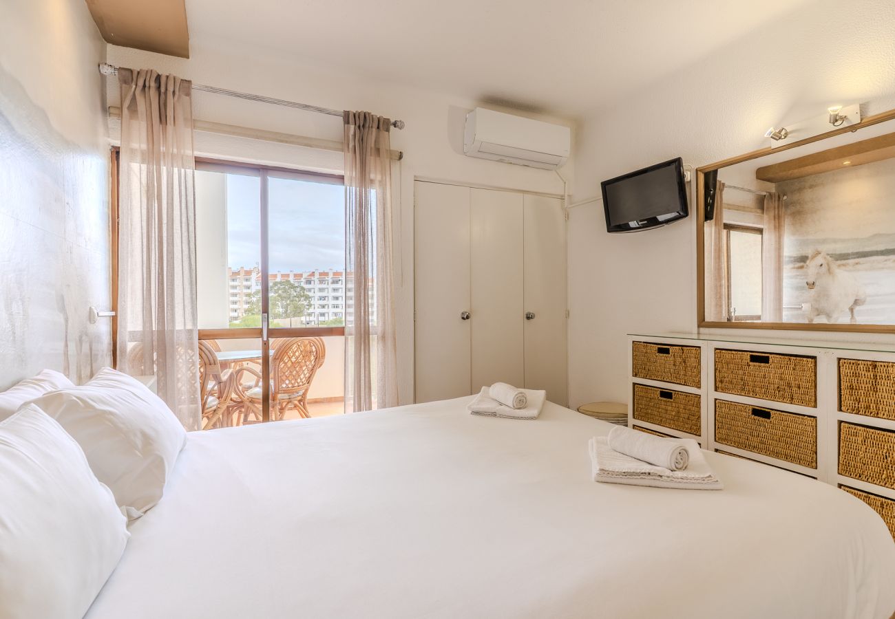 Apartamento en Albufeira - #212 Vila Magna | Pool & City Views