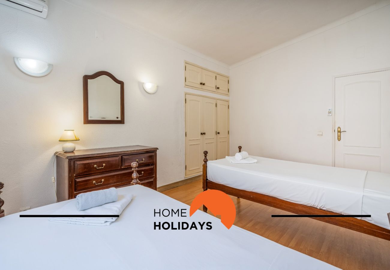 Villa en Albufeira - #278 Central 5-Bedroom Villa | Local Experience