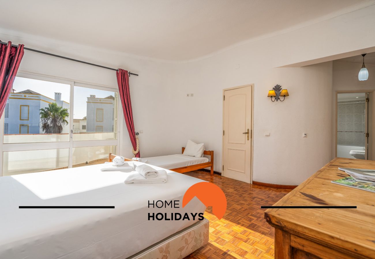Villa en Albufeira - #278 Central 5-Bedroom Villa | Local Experience