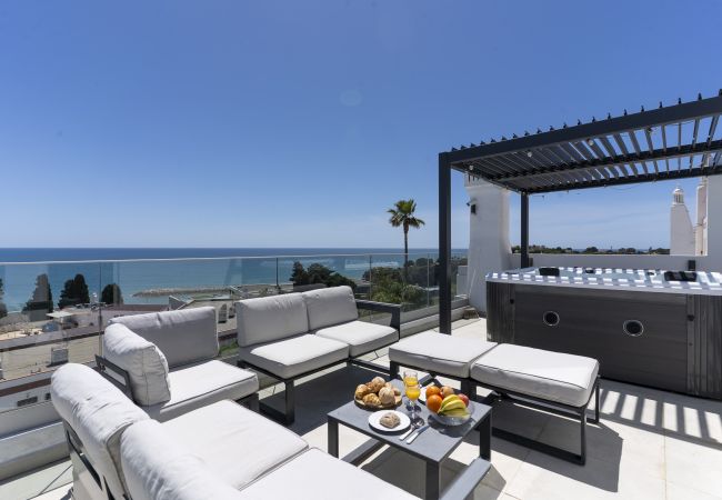Casa en Albufeira - #285 Sea View Villa | Jacuzzi & Large Pool 