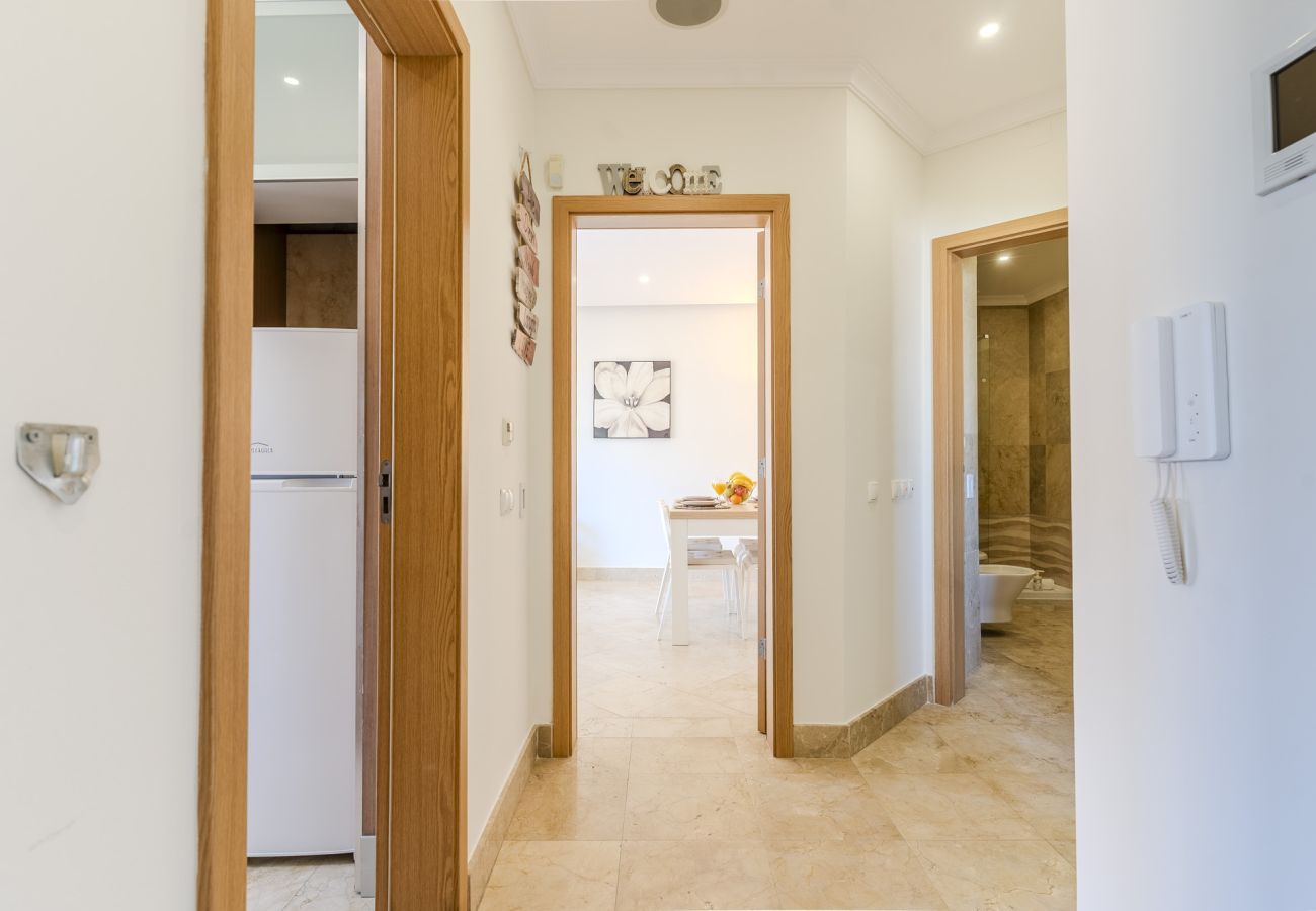 Apartamento en Albufeira - #325 Areias Beach Apartment | Walk to Sand