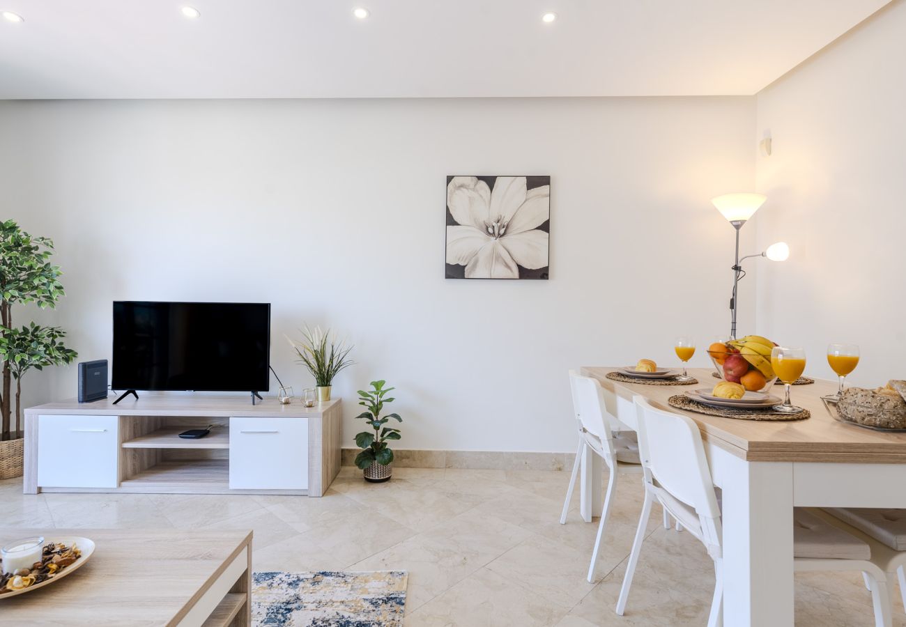 Apartamento en Albufeira - #325 Areias Beach Apartment | Walk to Sand