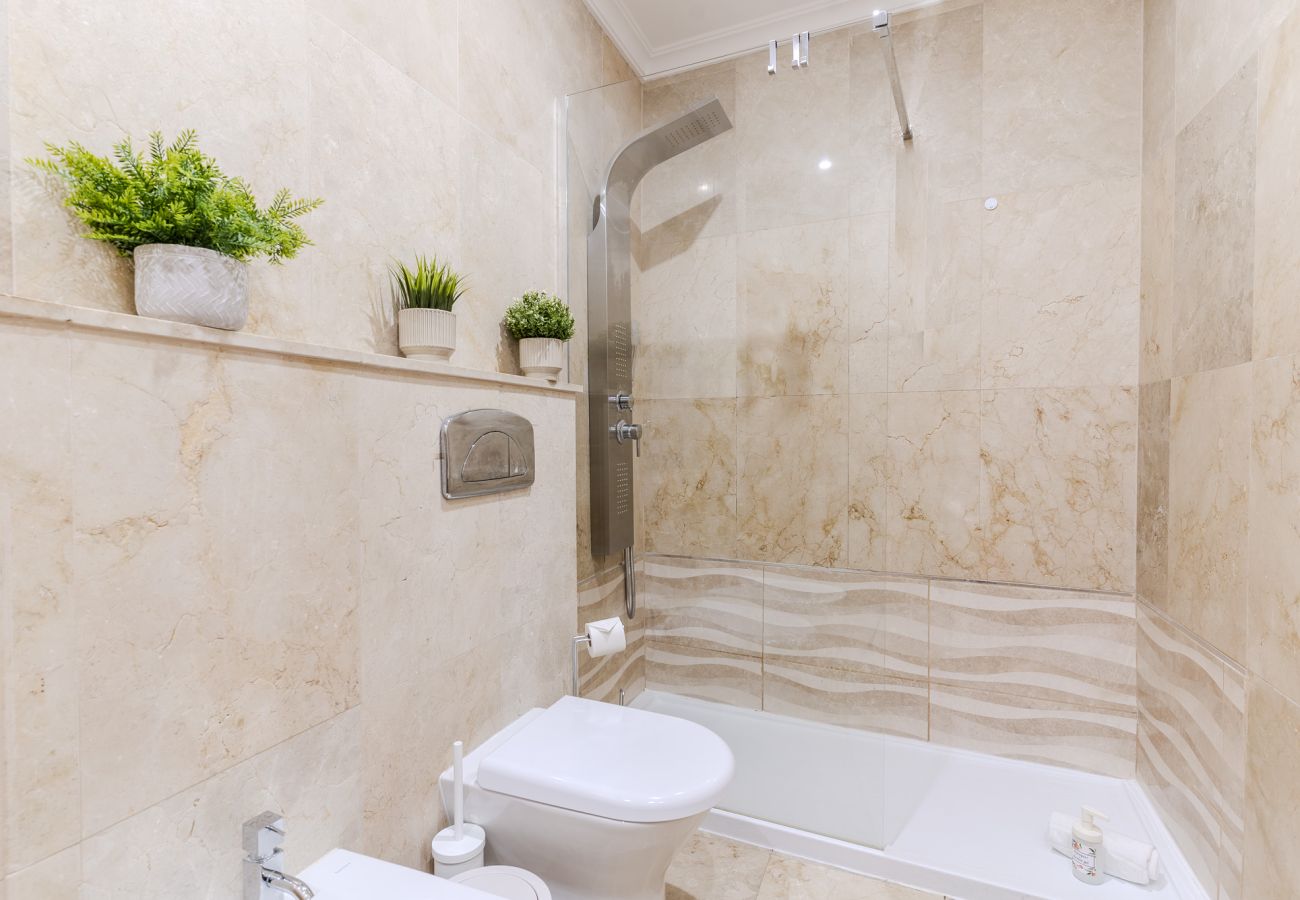 Apartamento en Albufeira - #325 Areias Beach Apartment | Walk to Sand