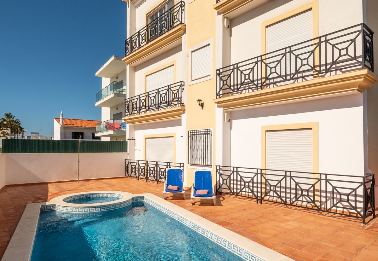 Apartamento en Albufeira - #325 Areias Beach Apartment | Walk to Sand