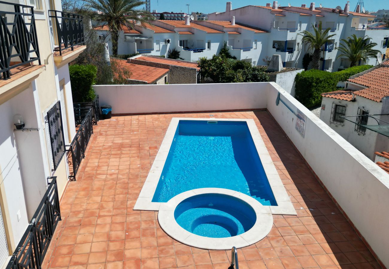 Apartamento en Albufeira - #325 Areias Beach Apartment | Walk to Sand