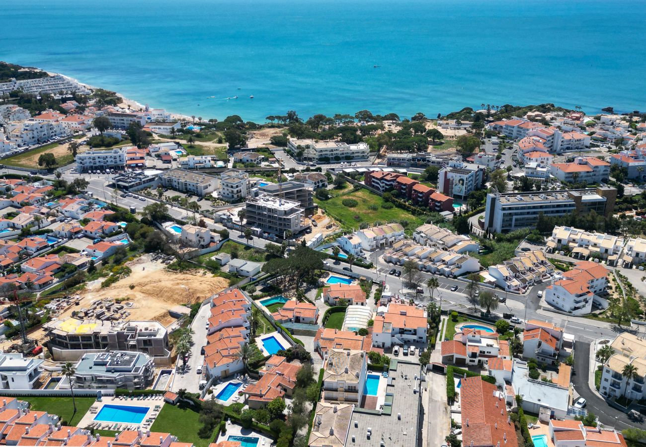 Apartamento en Albufeira - #325 Areias Beach Apartment | Walk to Sand