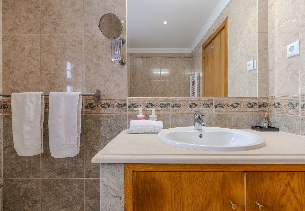Villa en Albufeira - #343 Villa w/ Pool & Jacuzzi | Luxury Stay