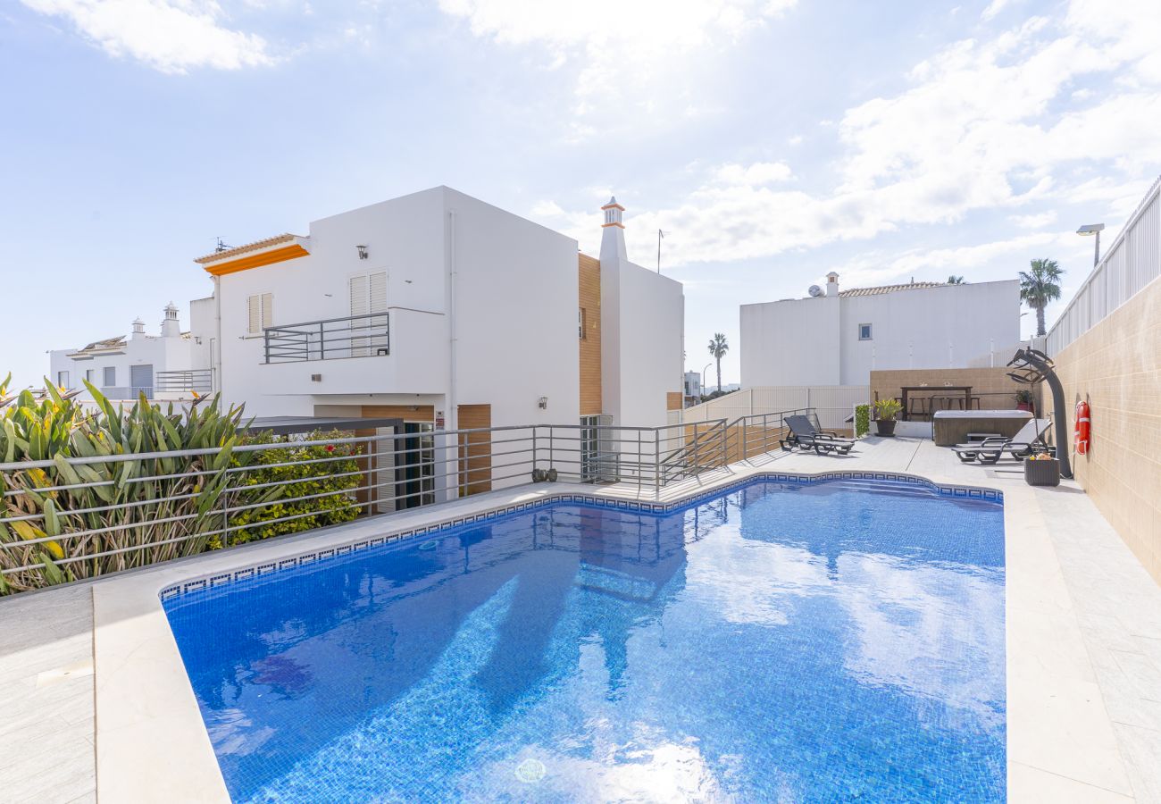 Villa en Albufeira - #343 Villa w/ Pool & Jacuzzi | Luxury Stay