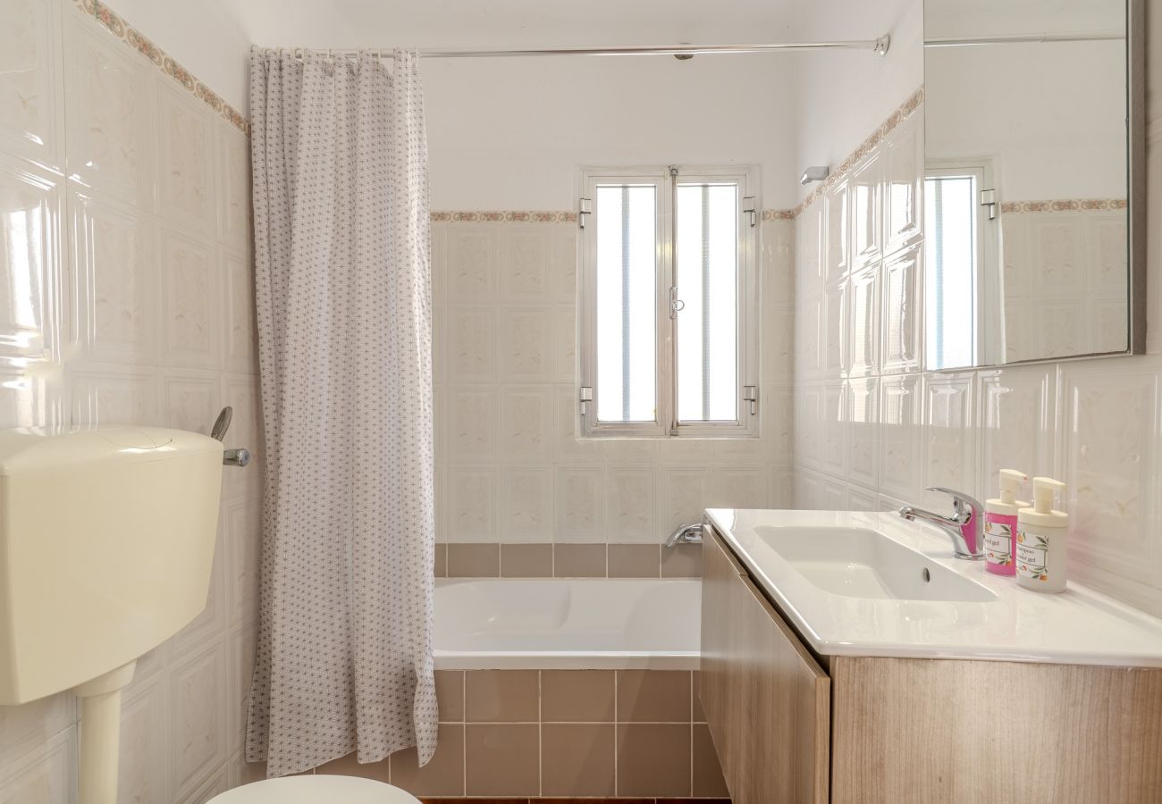 Apartamento en Albufeira - #341 Casa da Guida | Central & Cozy
