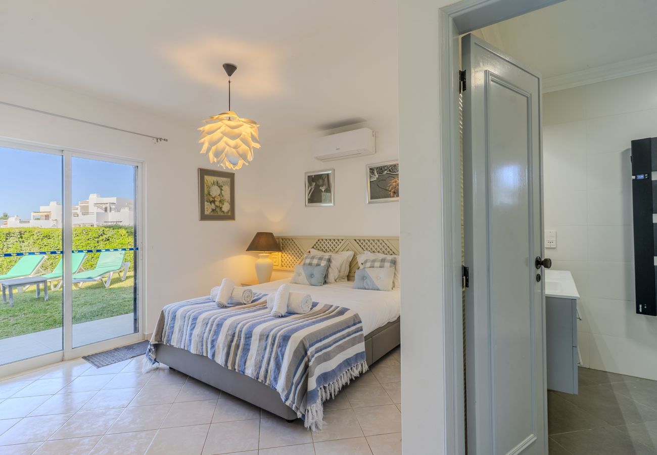 Apartamento en Albufeira - #364 T3 Costa Dourada by Home Holidays 