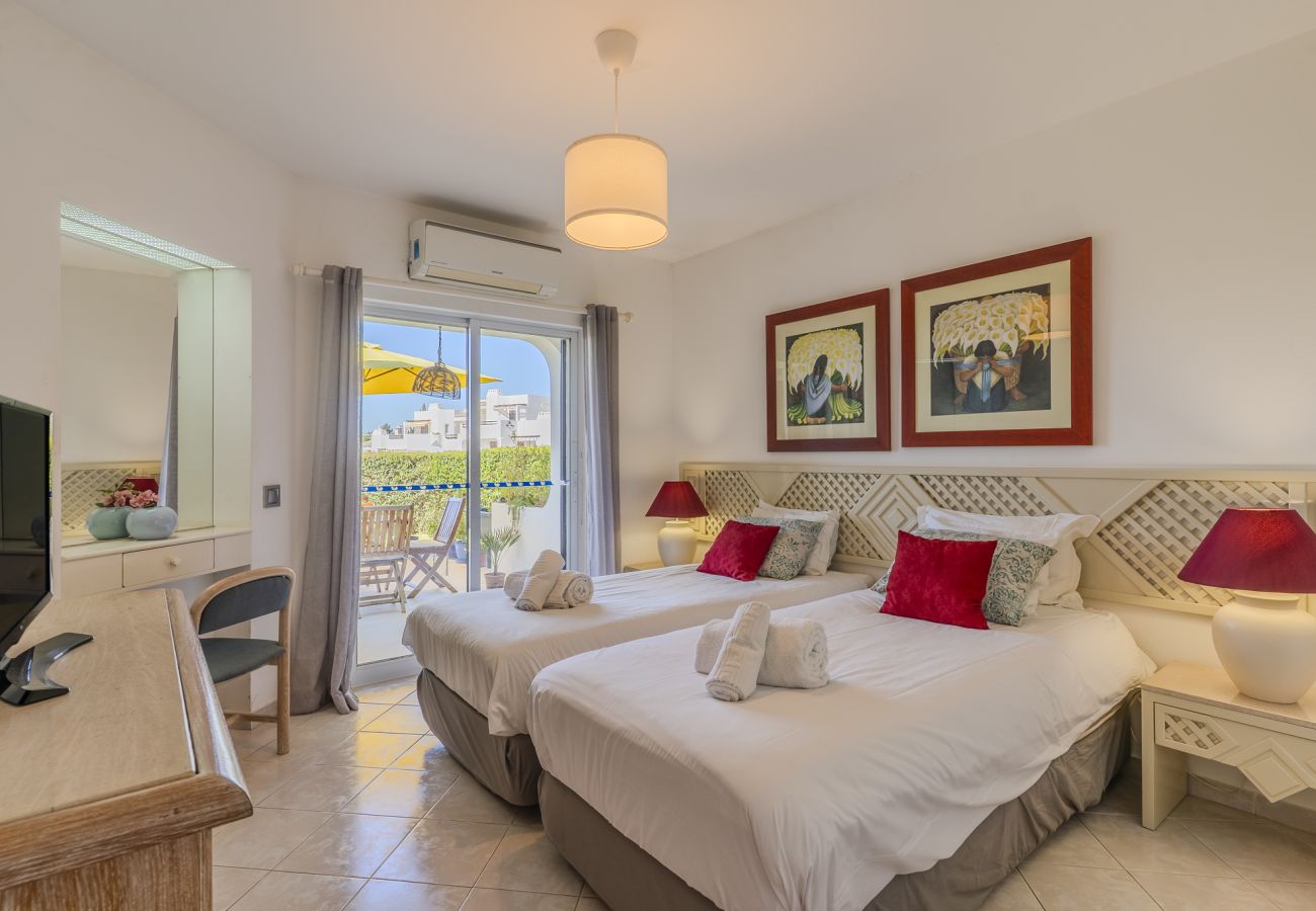 Apartamento en Albufeira - #364 T3 Costa Dourada by Home Holidays 
