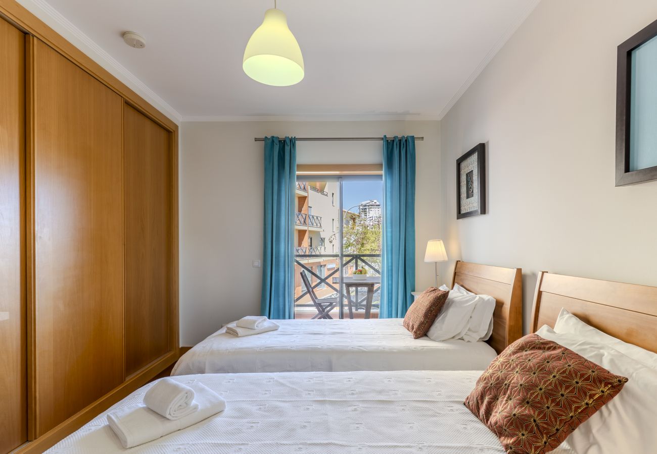 Apartamento en Albufeira - #353 T2 Apartment Central Albufeira |Pool & Terrace