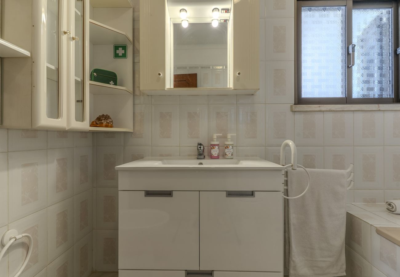 Apartamento en Albufeira - #345 Central Albufeira Apartment | AC & Garage 