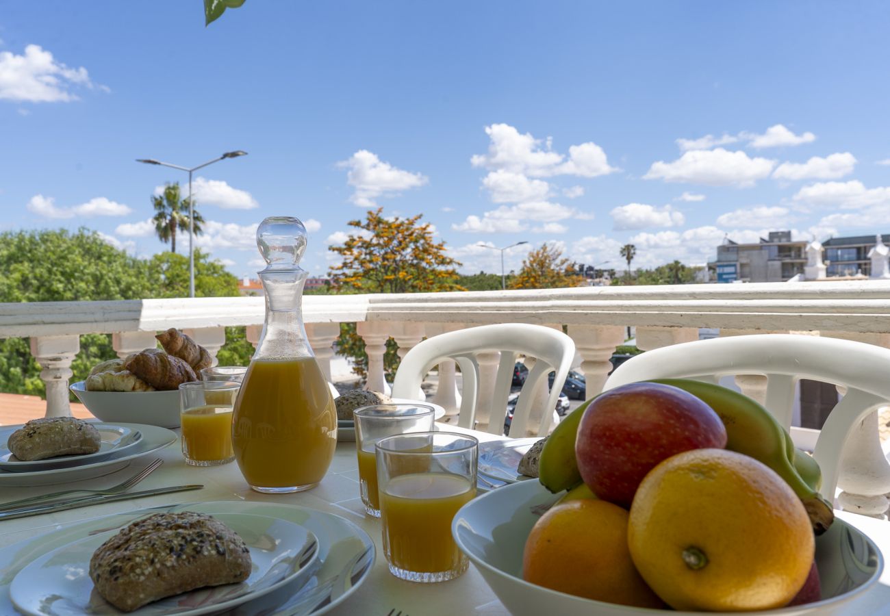 Apartamento en Albufeira - #345 Central Albufeira Apartment | AC & Garage 