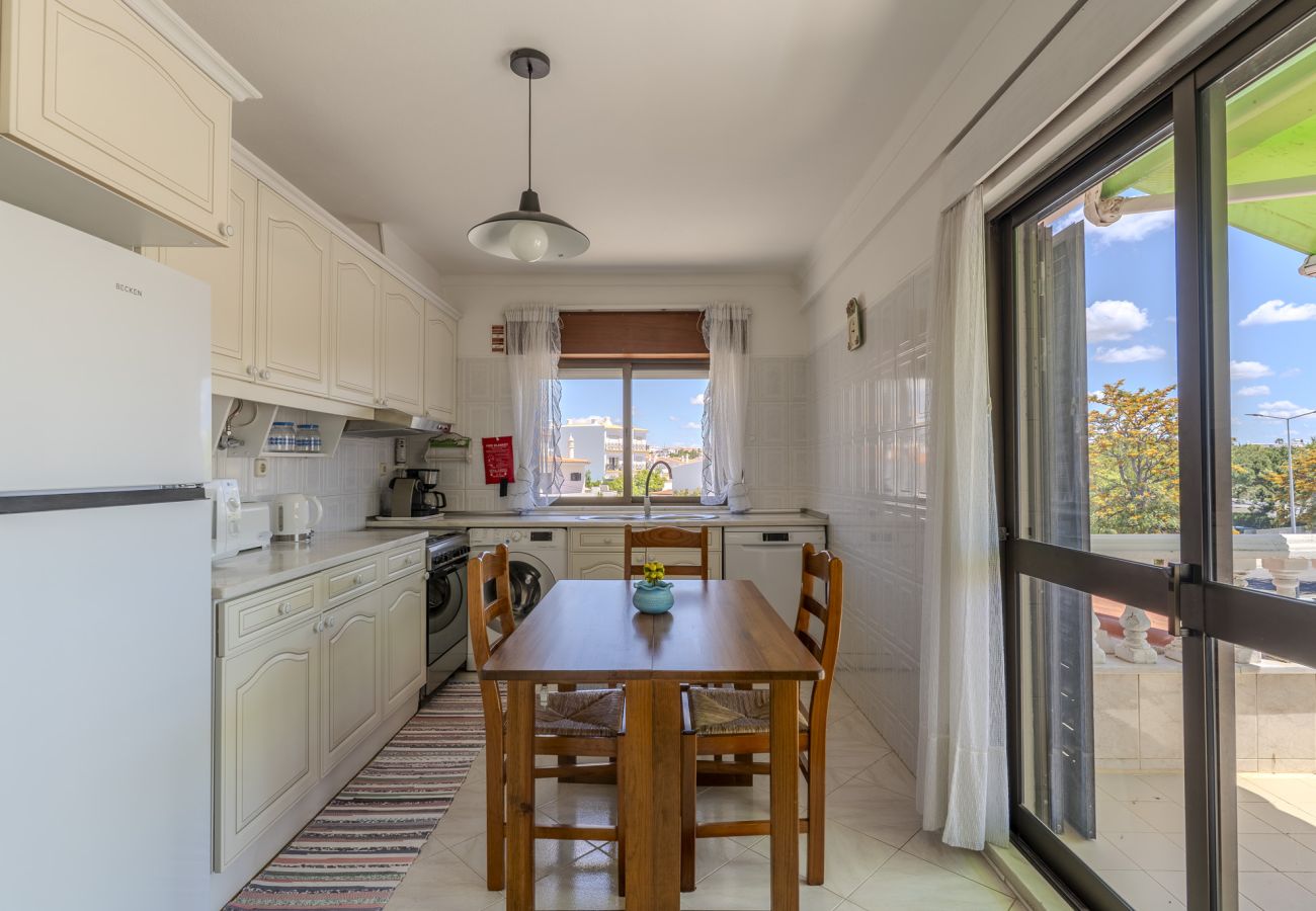 Apartamento en Albufeira - #345 Central Albufeira Apartment | AC & Garage 
