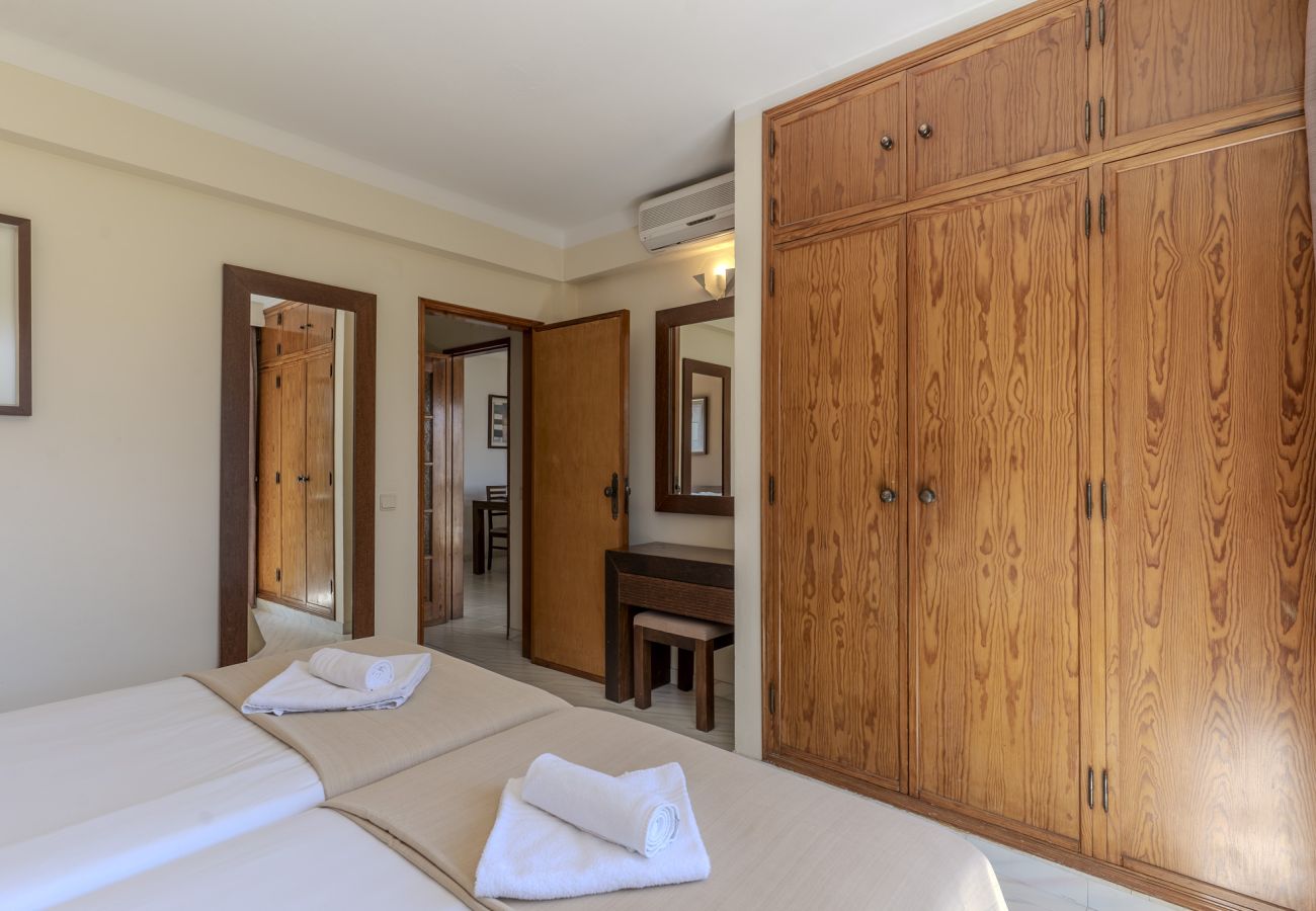 Apartamento en Albufeira - #384 Bright Pool View Apartment | AC & Balcony
