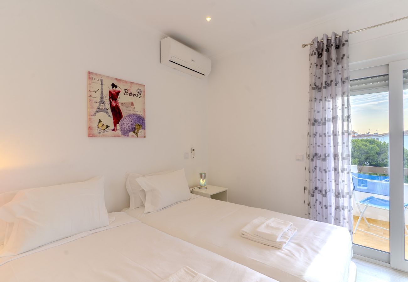 Apartamento en Albufeira - #372 Sunny Balcony Retreat | Pool & 3 Bedrooms