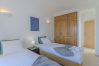 Casa adosada en Albufeira - #375 Spacious Townhouse with Pool, BBQ & Parking 
