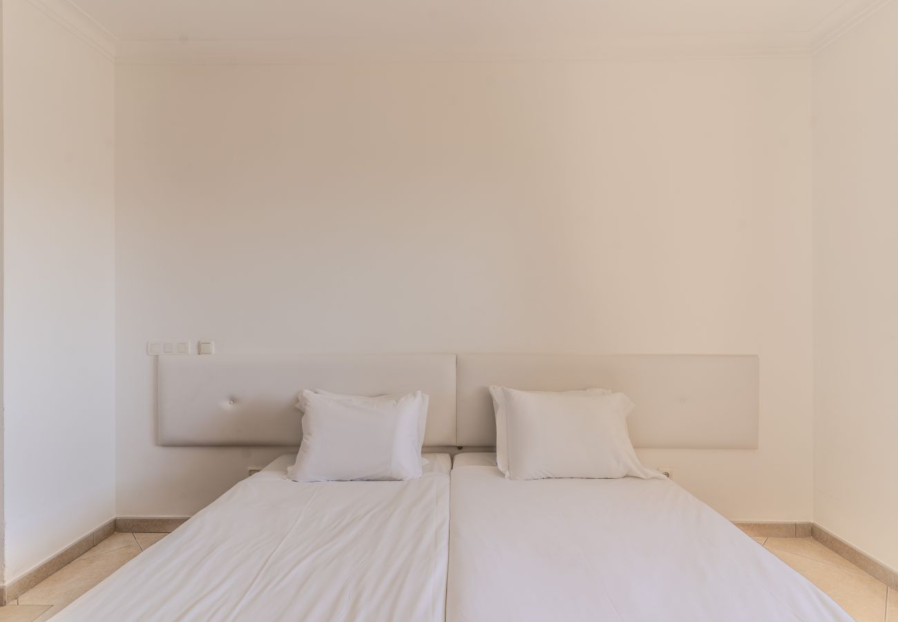 Apartamento en Albufeira - #397 Comfortable Apartment by the Beach 