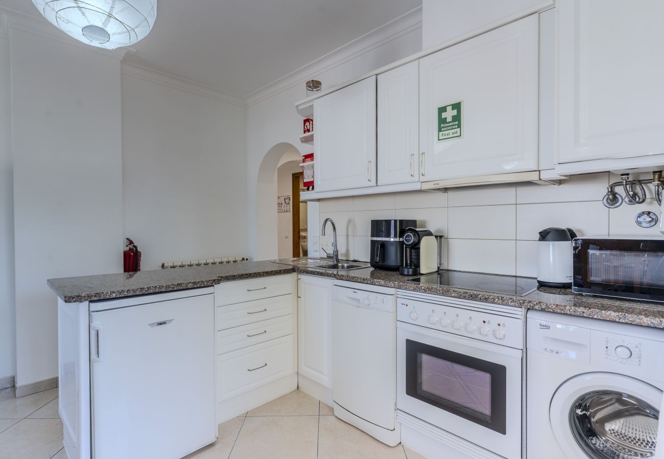 Apartamento en Albufeira - #397 Comfortable Apartment by the Beach 