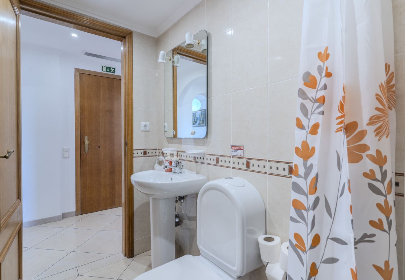 Apartamento en Albufeira - #397 Comfortable Apartment by the Beach 