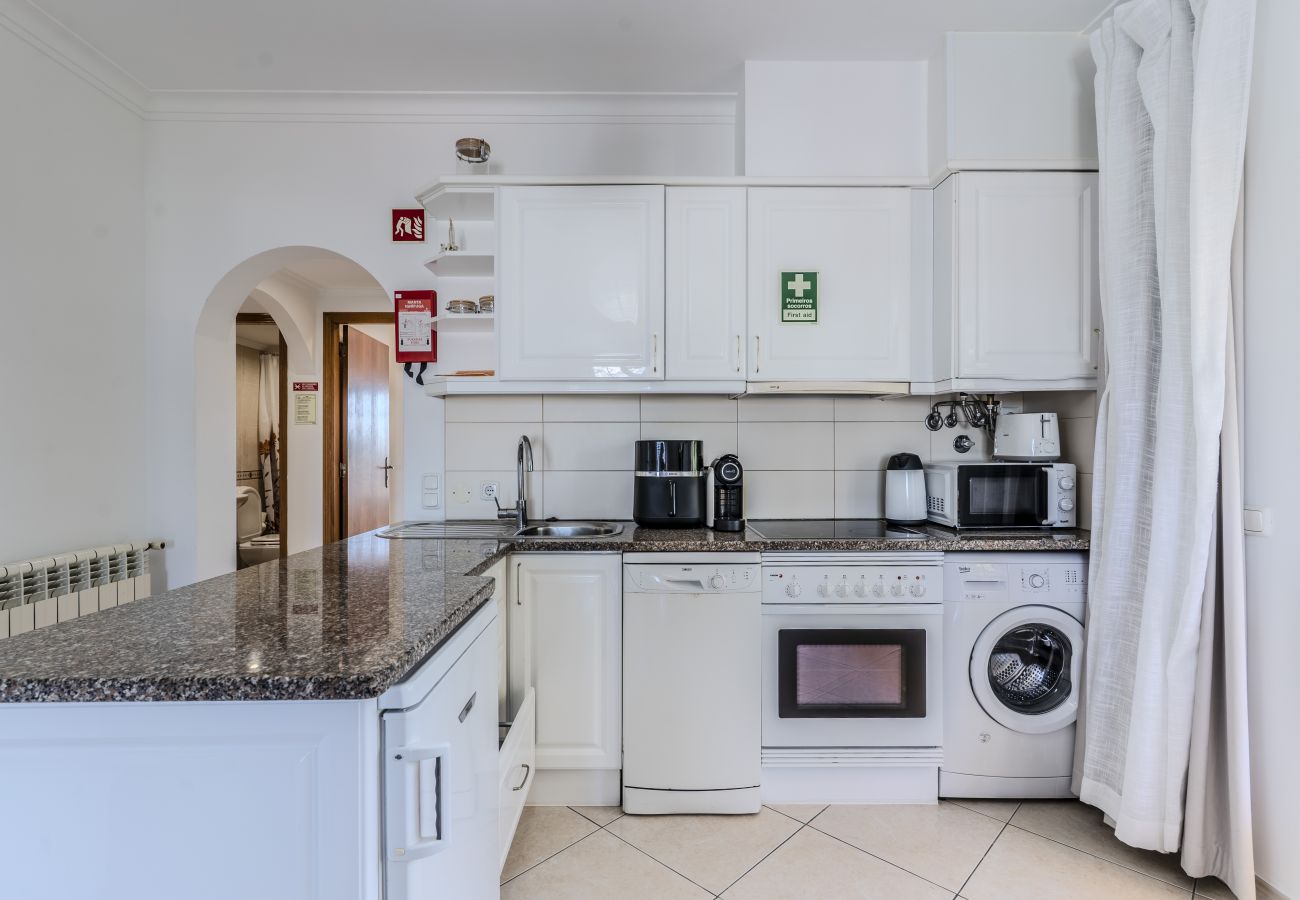 Apartamento en Albufeira - #397 Comfortable Apartment by the Beach 