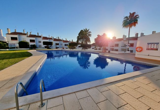 Apartamento en Albufeira - #404 Bright Family Apartment | Pool in Albufeira