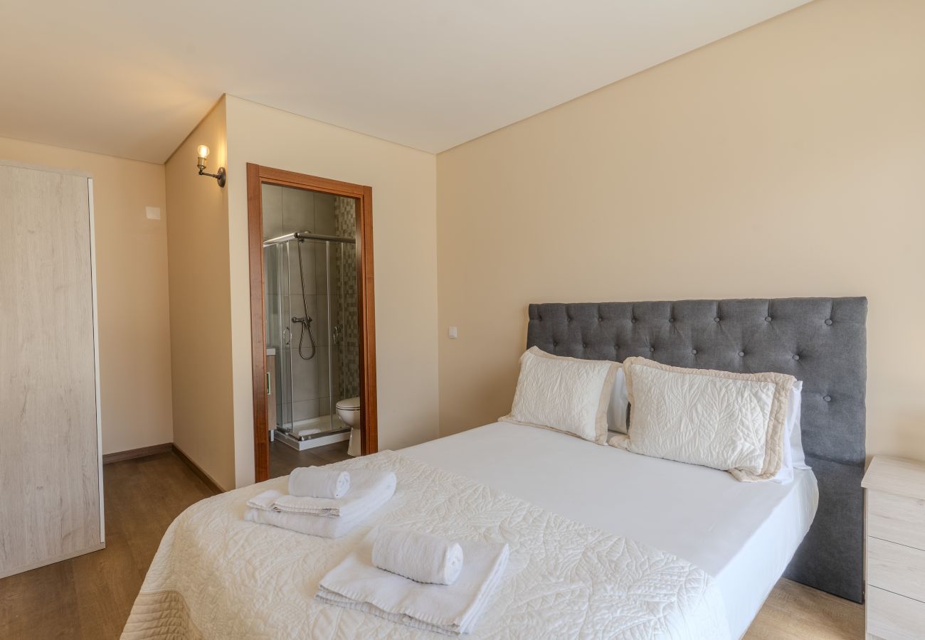 Apartamento en Albufeira - #390 New town  Apartment with share pool 