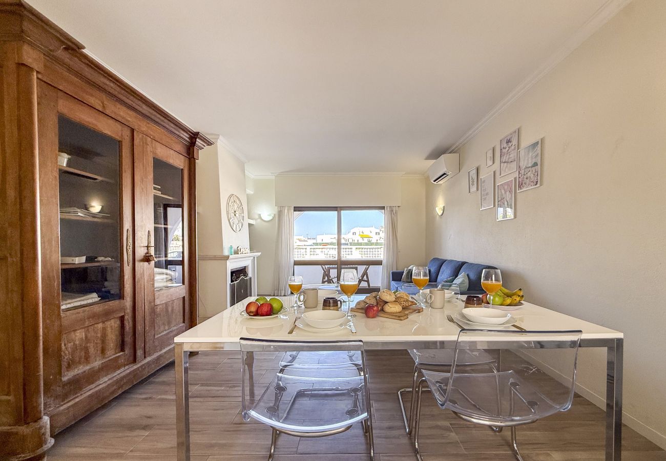 Apartamento en Albufeira - #406 Modern 1BR with Pool | Near Oura Strip