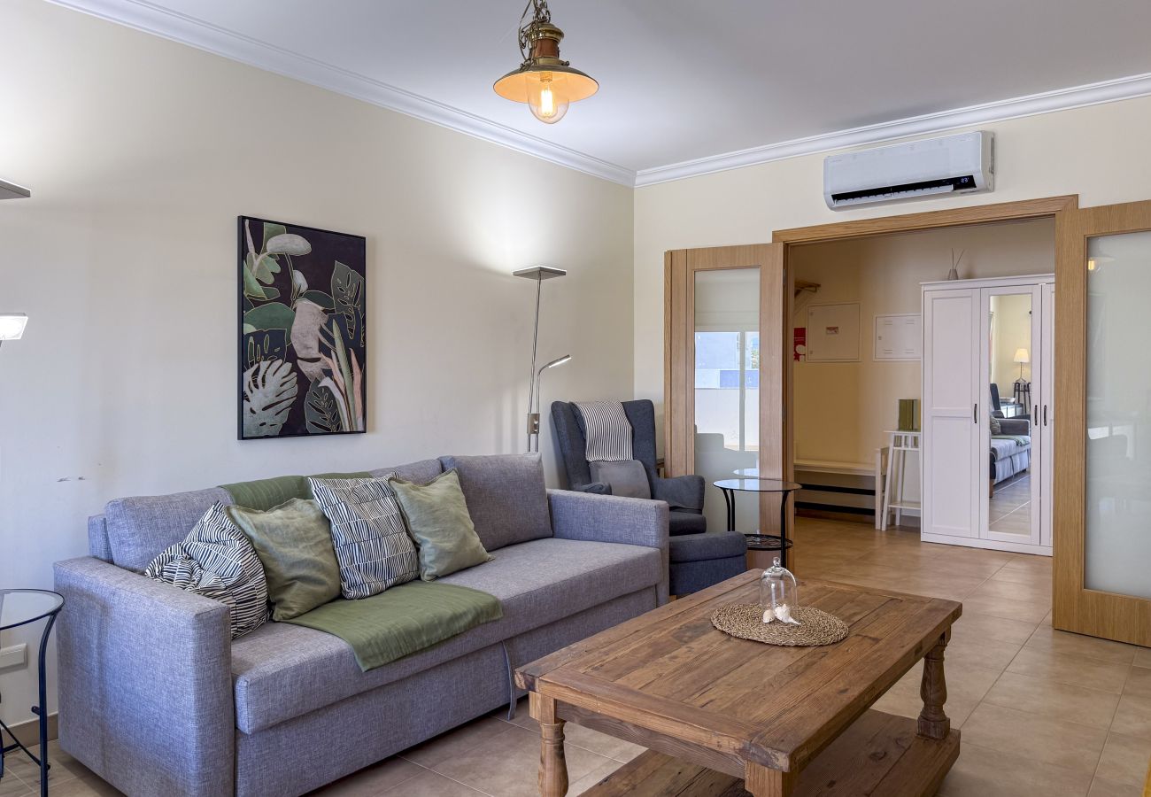 Apartamento en Albufeira - #328 Charming 2BR Albufeira Home | Balcony & AC