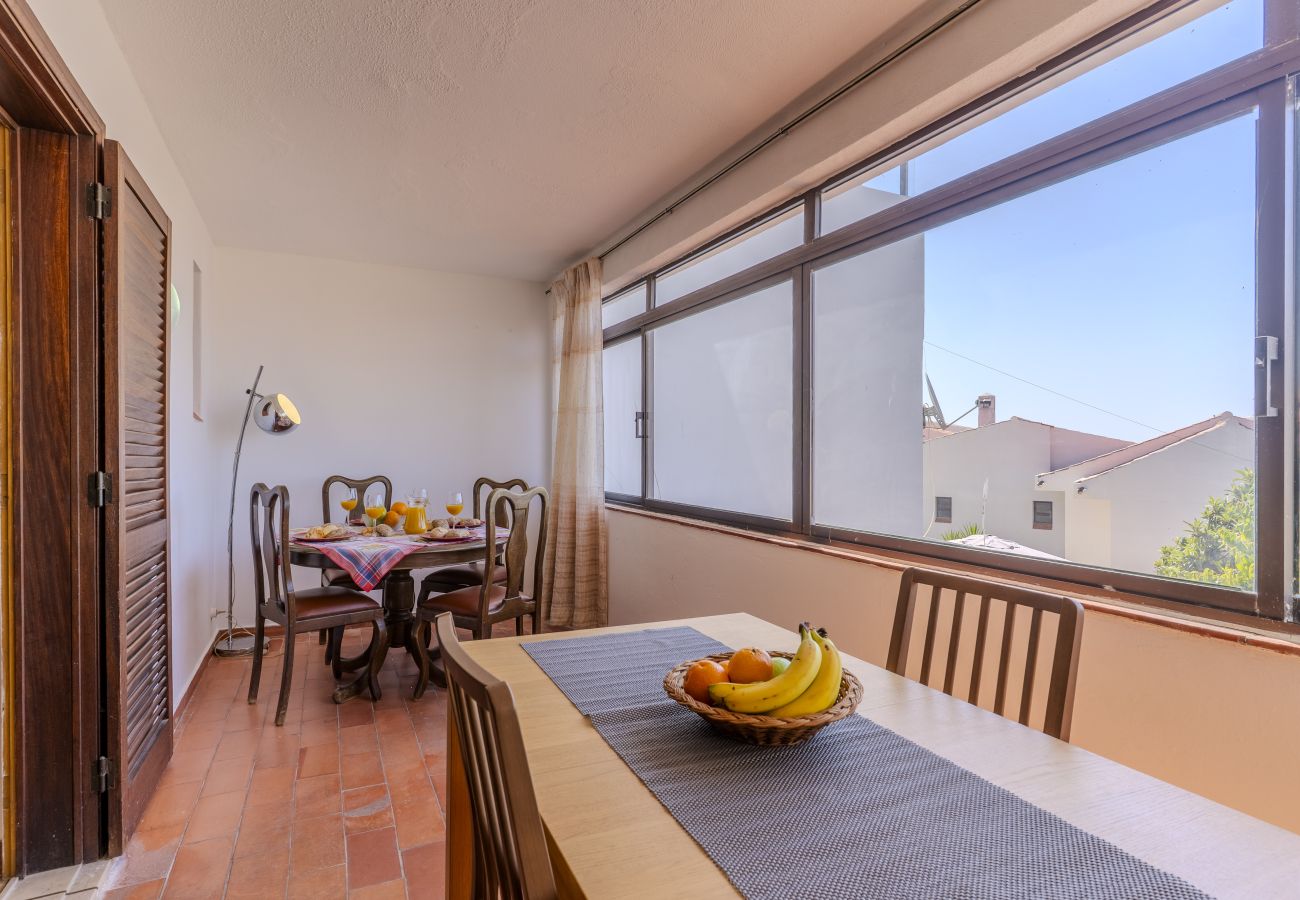 Casa en Albufeira - #417 Sunny 2BR Retreat | Open Views | Páteo