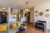 Casa en Albufeira - #417 Sunny 2BR Retreat | Open Views | Páteo