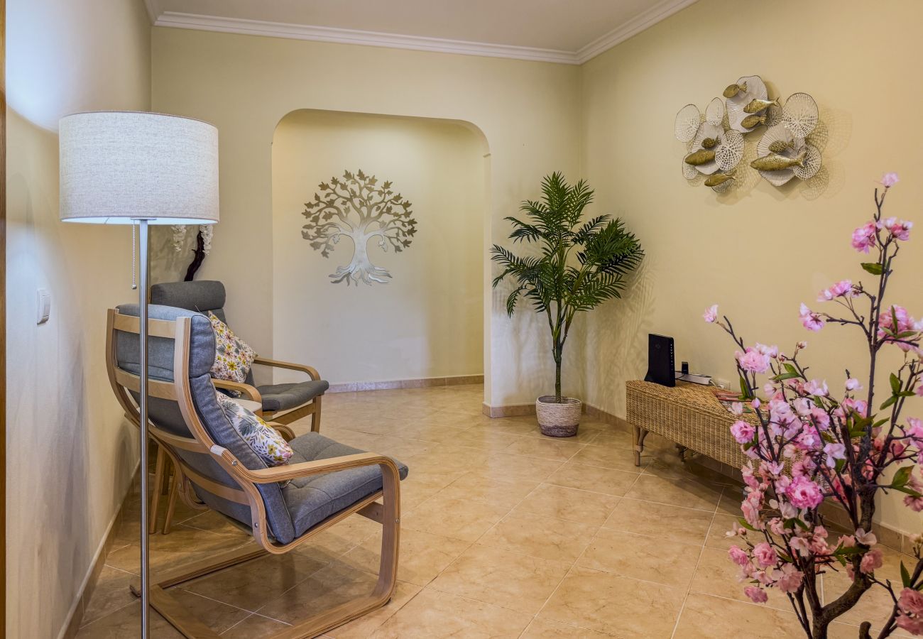 Casa en Albufeira - #373 Charming 4BR Villa with Spacious Garden & BBQ
