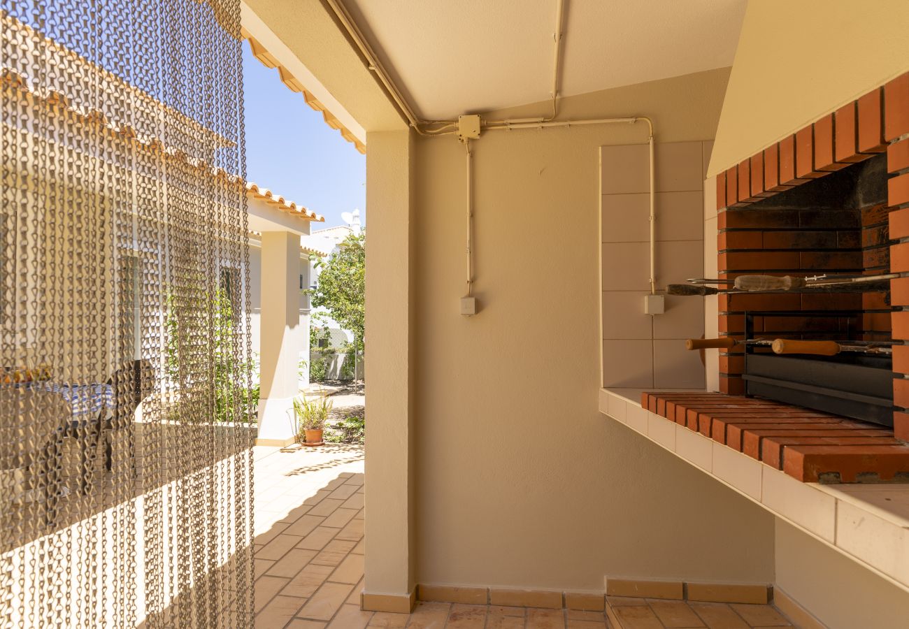 Villa en Albufeira - #416 Spacious Villa | Private Pool, BBQ & Parking