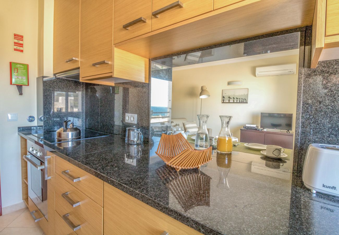 Appartement à Albufeira - #5 Foxy B Sea View 3min walk To the Beach / pool