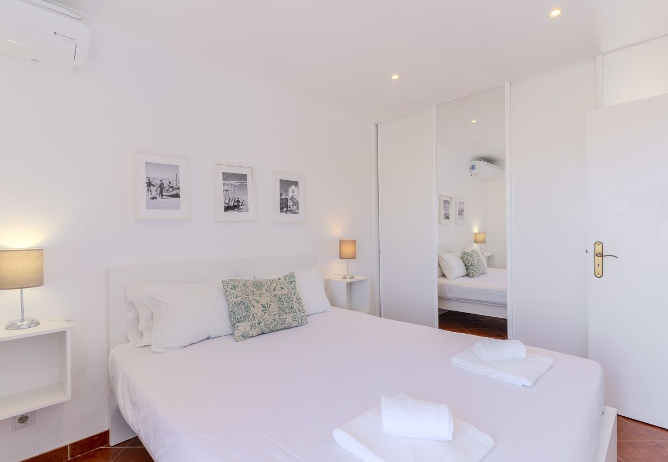 Appartement à Albufeira - #8 T2 Sea view / 2 mim walk to the beach /old town