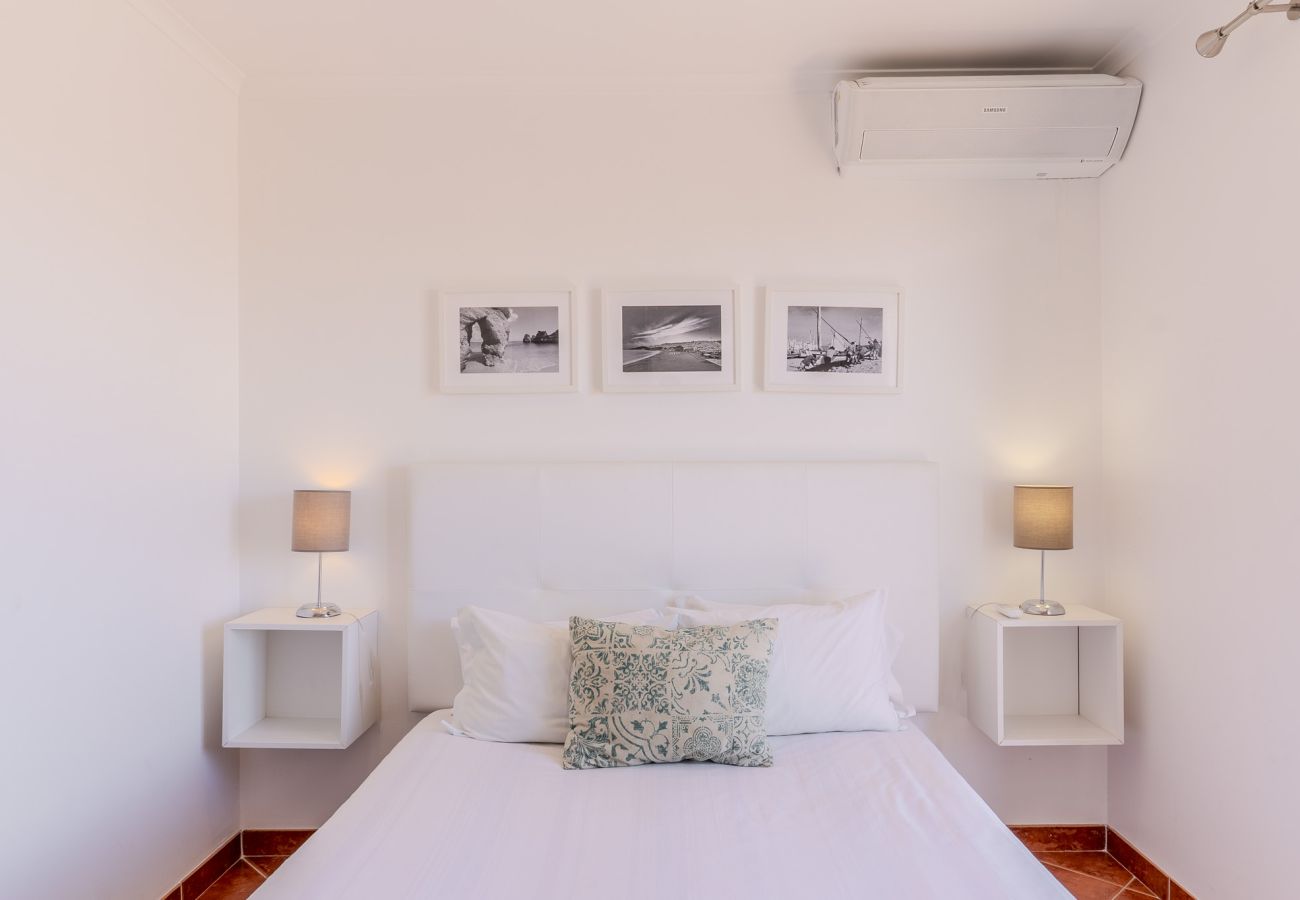 Appartement à Albufeira - #8 T2 Sea view / 2 mim walk to the beach /old town