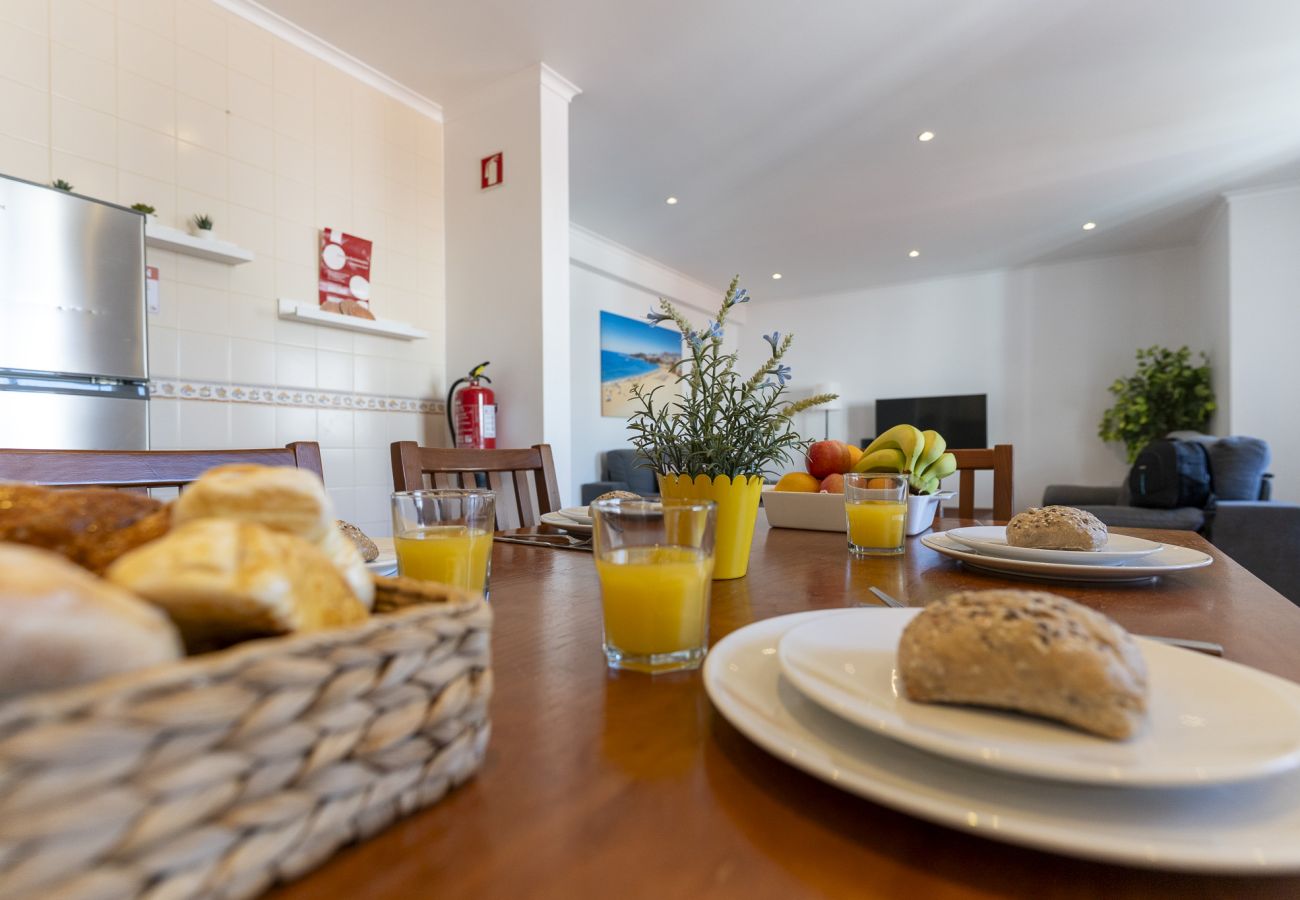 Appartement à Albufeira - #8 T2 Sea view / 2 mim walk to the beach /old town