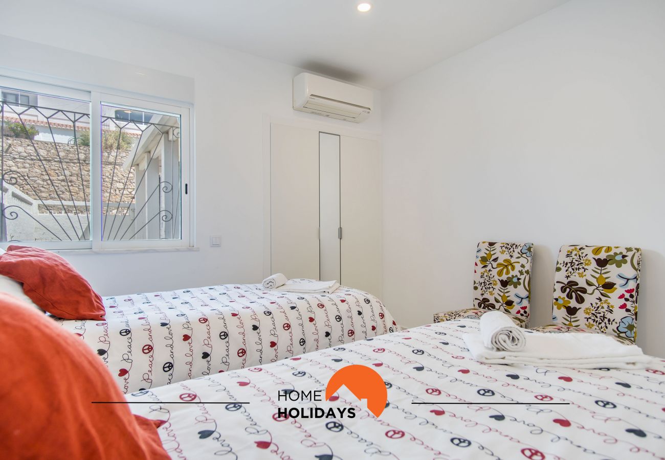 Villa à Albufeira - #052 4BR Villa w/ Pool | Ideal for Groups